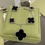 [Eternal Jewelry]CLOVER 5 MOTIFS SIVLER ONYX BRACELET