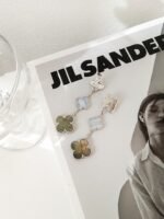 [Eternal Jewelry]CLOVER 3 MOTIFS CHALCEDONY DARK MOP SILVER EARRINGS - 图片 6