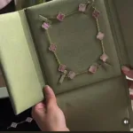 [Eternal Jewellery] Pink Necklace with Ten Clover Designs - 图片 2